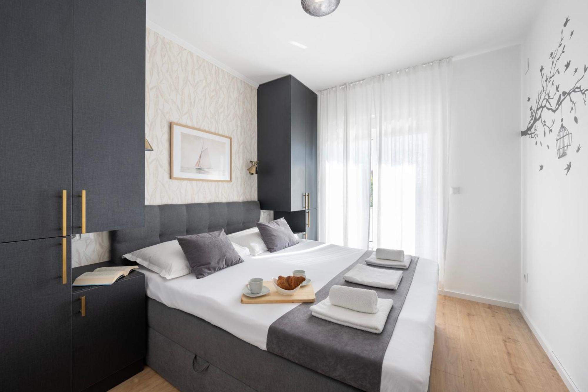 Aquarius Apartments - Beachside With Heated Pool Vodice Exterior foto