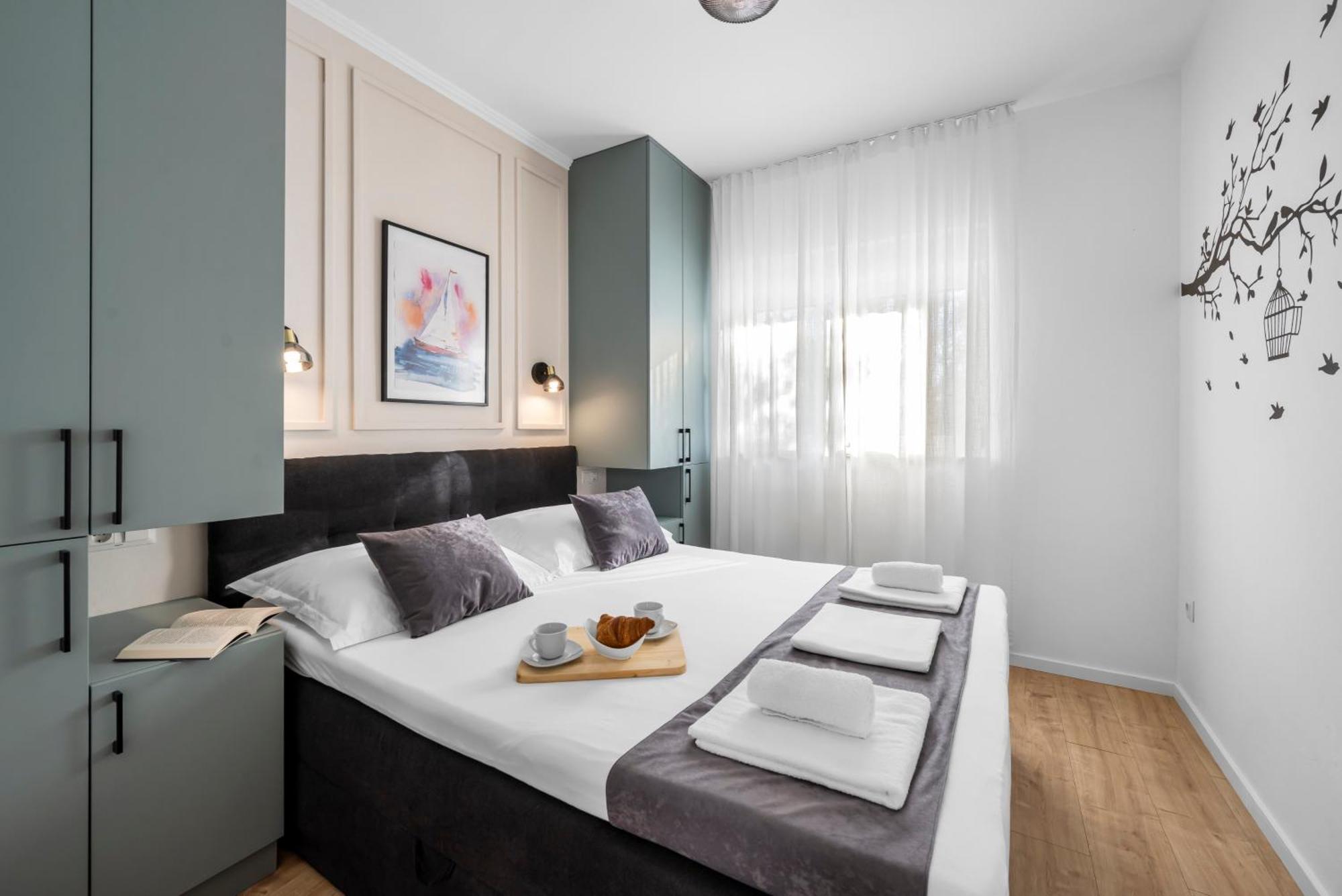 Aquarius Apartments - Beachside With Heated Pool Vodice Quarto foto