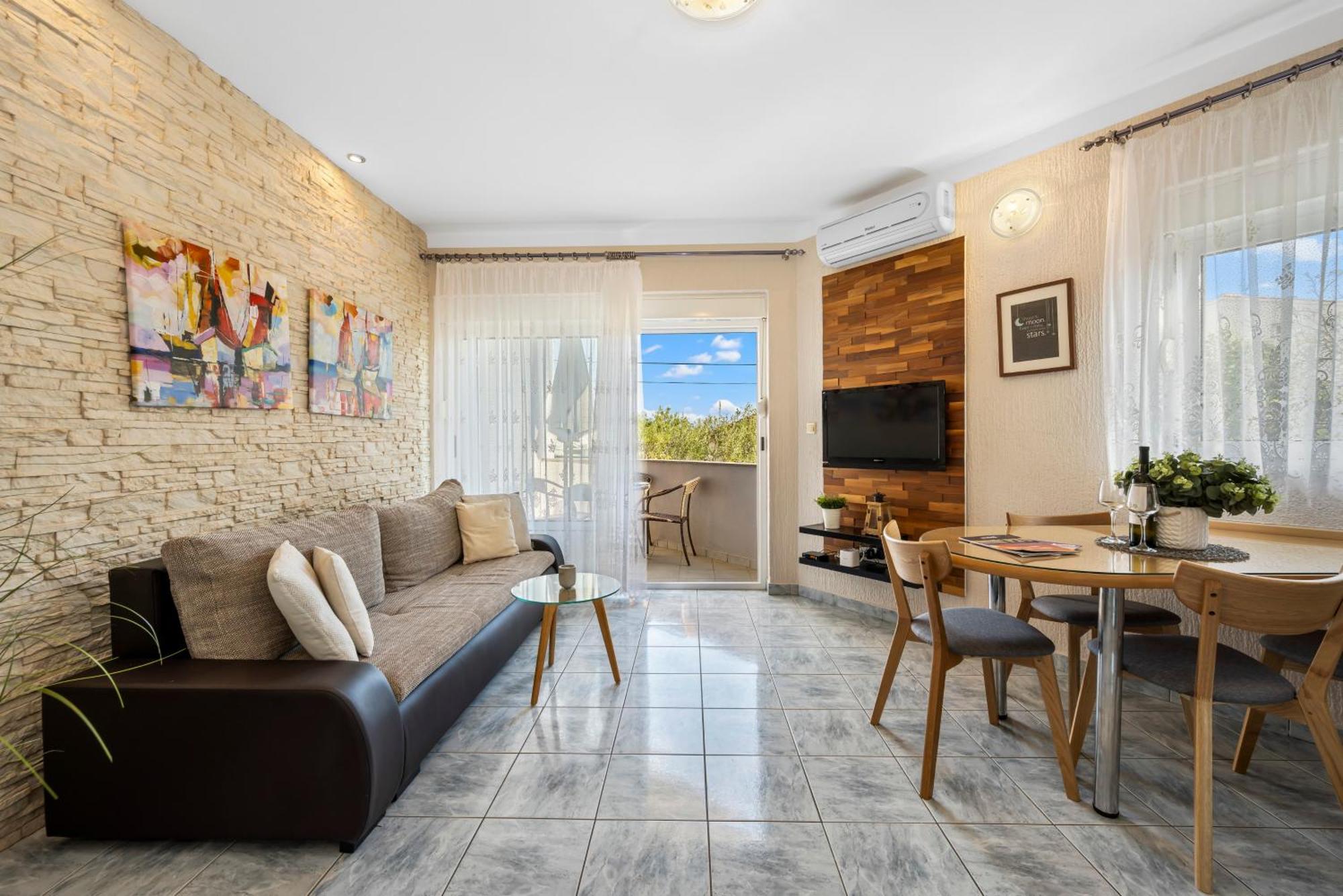 Aquarius Apartments - Beachside With Heated Pool Vodice Exterior foto