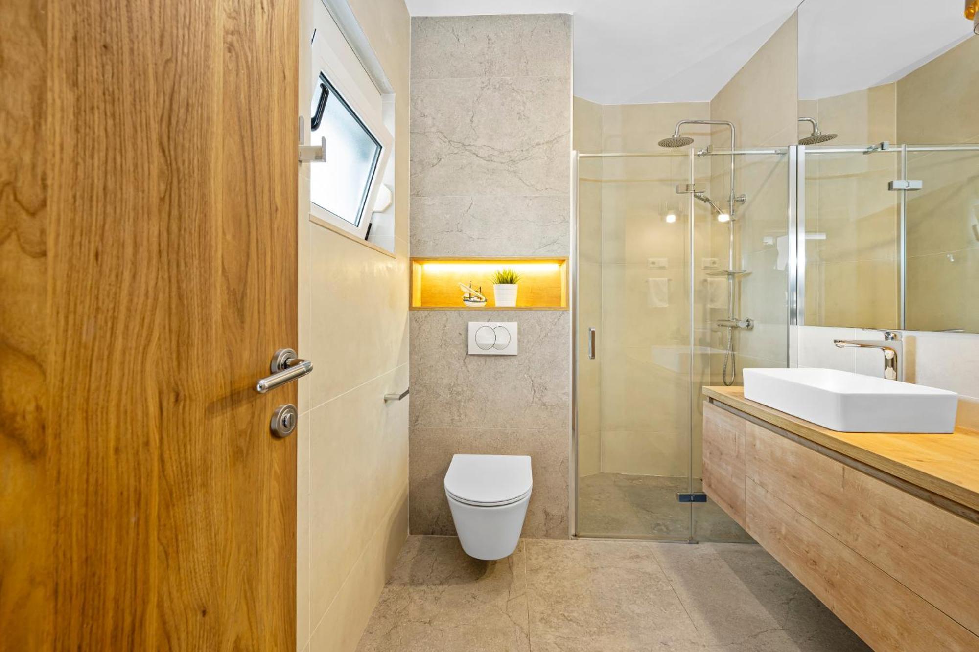 Aquarius Apartments - Beachside With Heated Pool Vodice Quarto foto